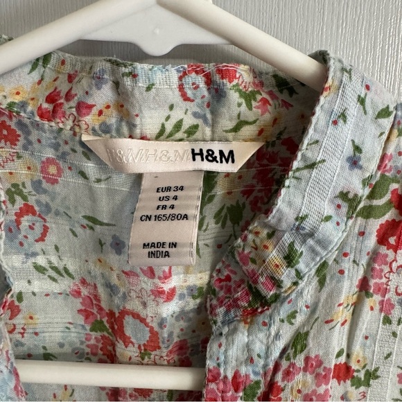 H&M Sheer Basic Floral Shirt Size XS - Picture 3 of 7